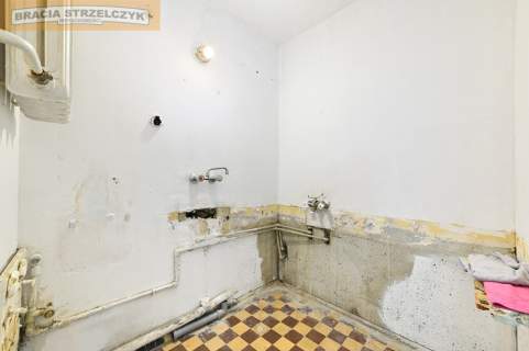 Okazja Dwa pokoje, balkon, metro 