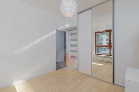 Apartament 2-pokoje, wygodny garaż, komórka na parterze