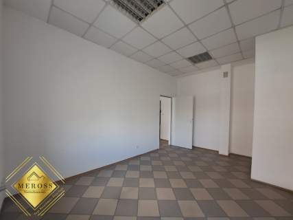 Dwupomieszczeniowe biuro w centrum