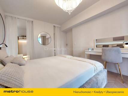 LUKSUSOWY APARTAMENT, 2 MJC POSTOJOWE, KOMÓRKA