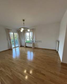 Komfortowe trzy pokoje, balkon, garaż