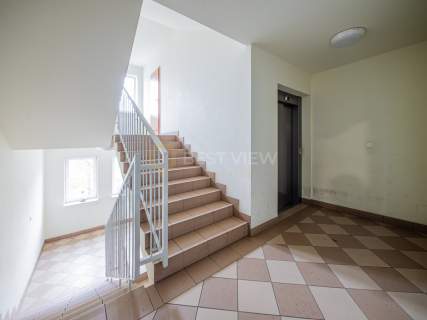 4 pokoje 93,5 m 2 miejsca w garażu Bemowo
