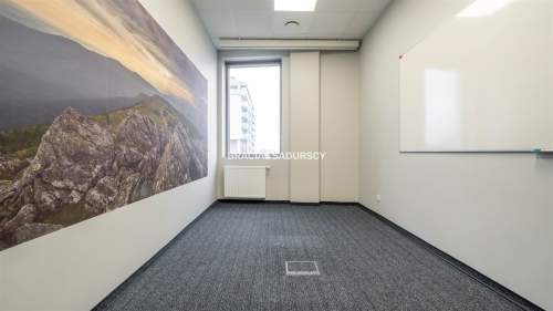 Powierzchnia biurowa z parkingiem - 400m2