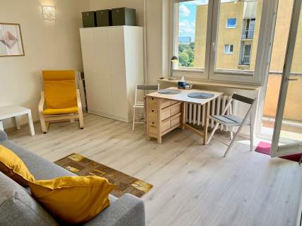 Kawalerka z balkonem po remoncie na Dołach