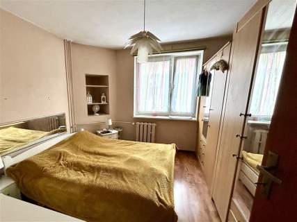 Orzeszkowej/60 mkw.,/balkon/ m. miejskie/piwnica