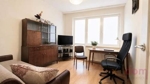 3 POKOJE 46 m BALKON - dobra lokalizacja