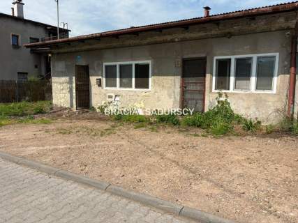 Działka budowlana 300m2 z budynkiem gaz,prąd,woda