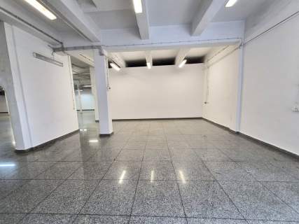 Przestronny lokal -900 m- usługi/magazyn/produkcja