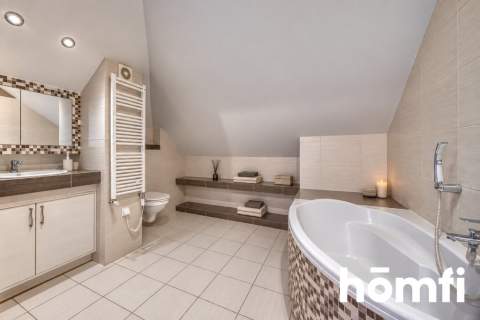 DOM PREMIUM 10,7 a GARAŻ FOTOWOLTAIKA