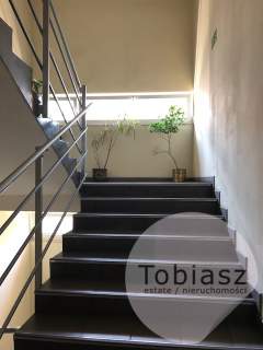 Małe biura/ parking /tramwaj