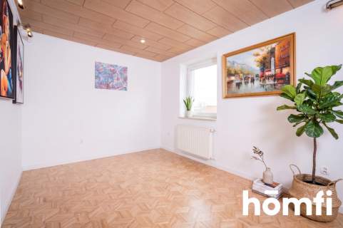 Penthouse z fotowoltaika i szklanym sufitem