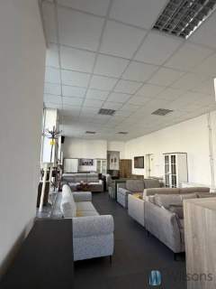 LOKAL NAROŻNY 385 m - RONDO WIATRACZNA