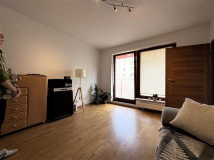 Przyjaźni/1pok/2010r/garderoba/duży balkon/meble