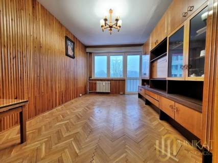 3 pokoje, garaż, wysoki blok, 48, 2 m , 3. piętro