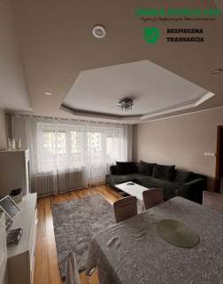 3 pokoje z dużym balkonem i piwnicą