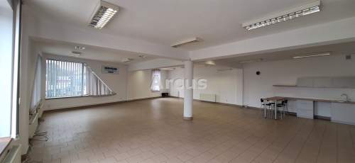 lokal z parkingiem