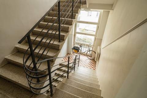 KAMIENICA 2 POKOJE 80M SASKA