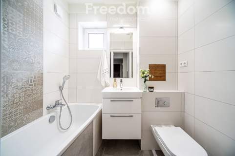 2 POK, GROCHÓW, PIWNICA, BALKON, KOMUNIKACJA