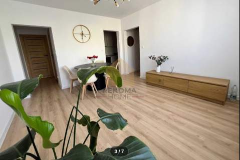 Komfortowe 3 pokoje po remoncie balkon