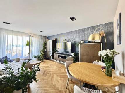 Luksusowe / kameralne osiedle / taras 42m balkon / parking