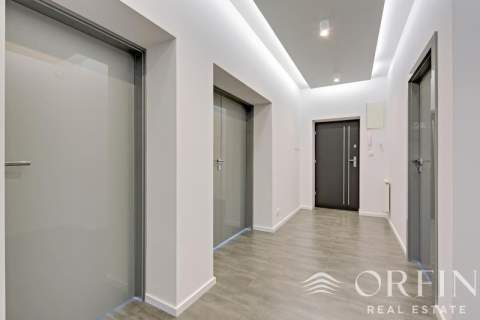 Lokal biurowy-Gdynia Centrum-90 m2-5700 zł, wysoki