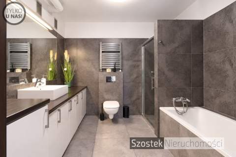 Apartament z klimatyzacją w sercu miasta /parking/