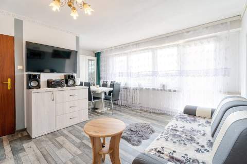 3 pok/ duży balkon/ winda/ ul. Walerego Sławka.