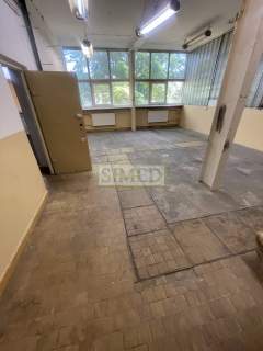 Magazyn produkcja pracownika parter parking dost24