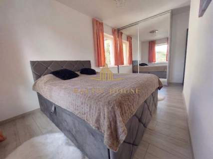 Garaż 3 Pokoje Balkon Po Remoncie Zieleń