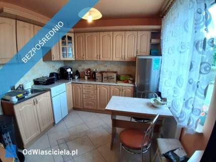 Zadbany dom w małej, cichej wiosce