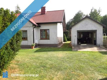 Zadbany dom w małej, cichej wiosce