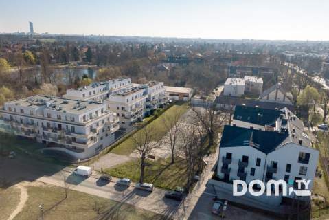 Nowoczesne, zadbane, taras, dwustronne, parking