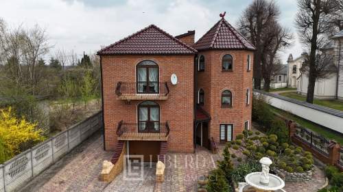 Dom 280 m2 z lokalem usługowym, Milejów