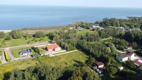 Z SALONU ZA STER JACHTU - DZIAŁKA TUŻ PRZY MARINIE