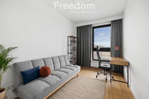 Portova 3 pokoje balkon 2 miejsca w hali