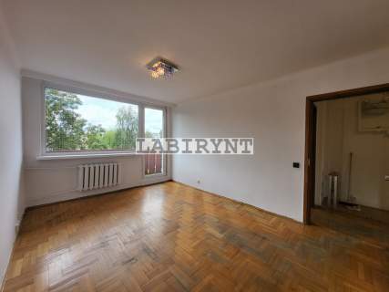 M-4, oddzielna kuchnia, 2.piętro, loggia, od ręki