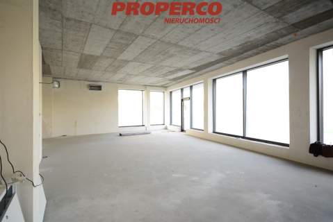 Lokal pow. 135m2, os. Uroczysko
