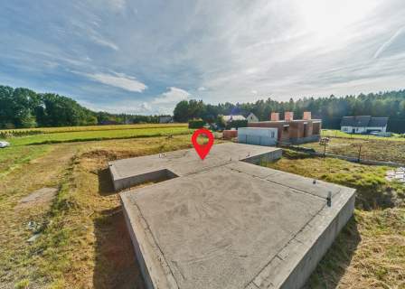Działka budowlana z fundamentem - Hażlach