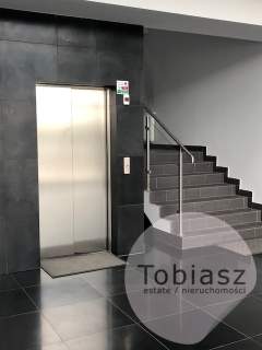 Nowe biura /1,5 km od A4 /duży parking/winda