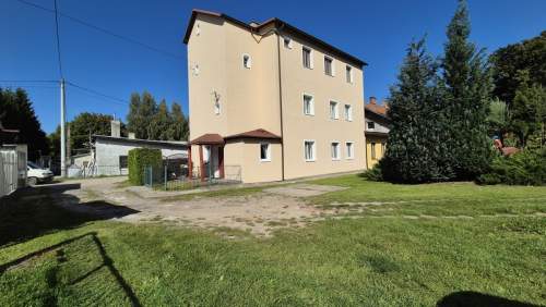 3 POKOJOWE MIESZKANIA, A PRYWATNOŚĆ DOMKU