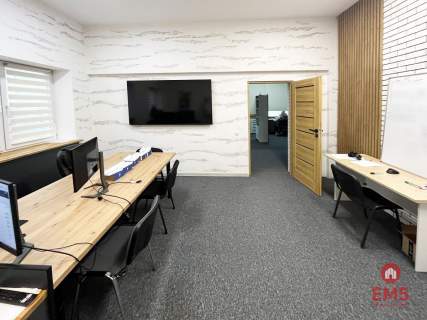 Powierzchnia biurowa 100 m2