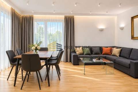 Klimatyzowany apartament z widokiem na park Patria