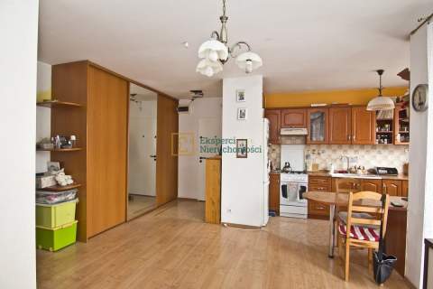 Pobitno, 41m2, balkon,parking, 2 minuty do centrum