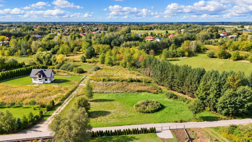 Działka budowlana - szeroka, gotowa pod budowę