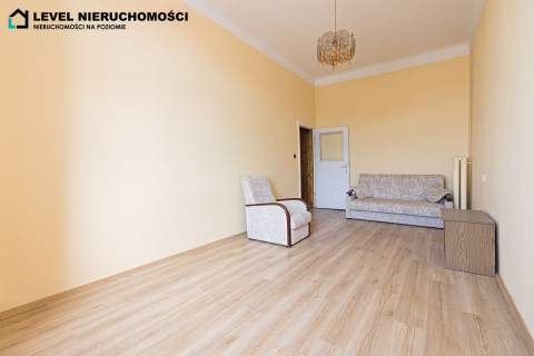 Mieszkanie z balkonem, pierwsze piętro