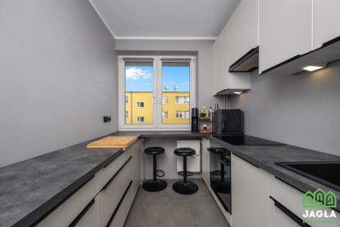 42m2 2 pokoje Blok Panorama Balkon