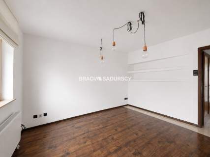 Dwupoziomowy apartament z balkonem os. zamknięte