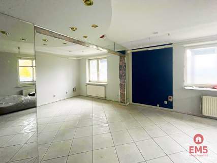 Lokal 80 m2 na parterze