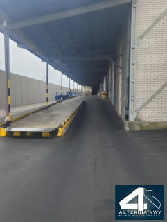 Zakład przetwórczy z wielkimi chłodniami