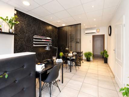 LOKAL HANDLOWO-USŁUGOWY 51,75 M UL. SZELIGOWSKA